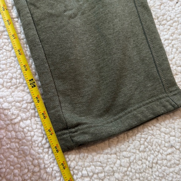 Alphalete Women’s Trek Cargo Sweatpants Size Medium Army Green Oversized Fit - Picture 4 of 7